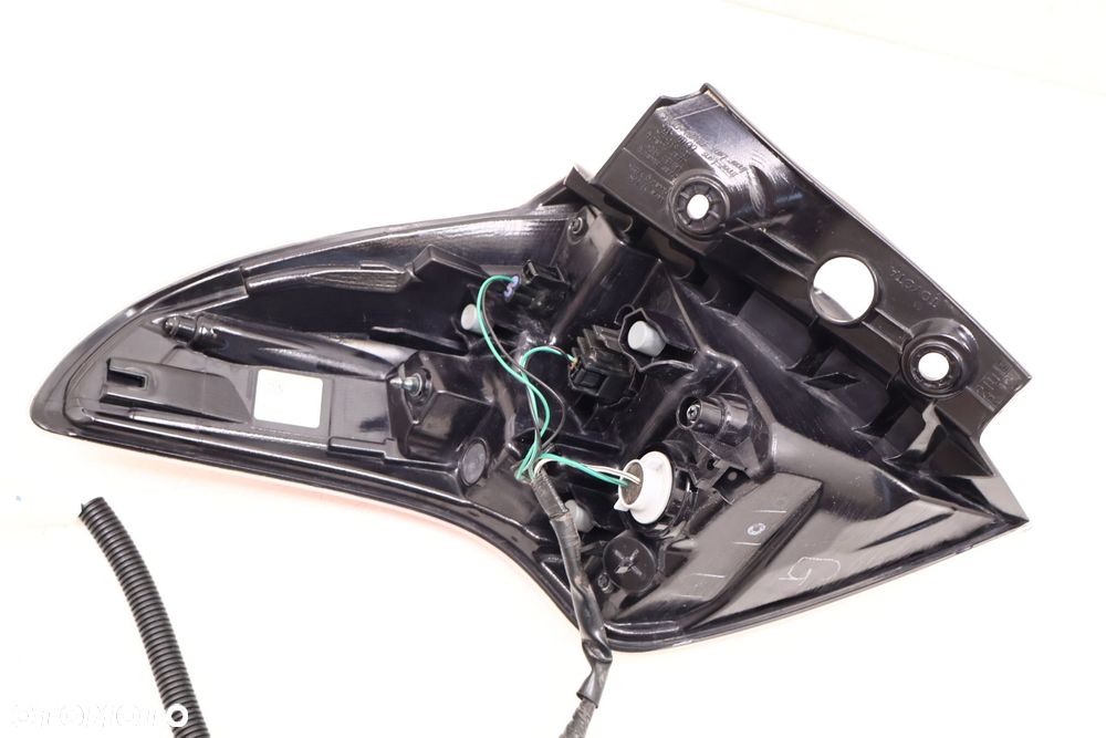 TOYOTA RAV4 IV LIFT LAMPA PRAWA TYŁ - 9
