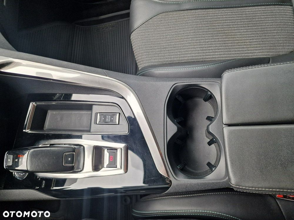 Peugeot 3008 1.5 BlueHDi Allure S&S EAT8 - 34