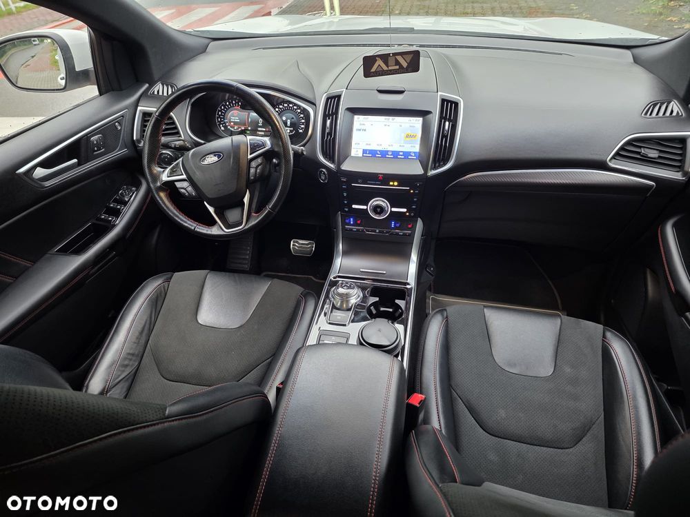 Ford Edge 2.0 TDCi Twin-Turbo 4WD Titanium - 31