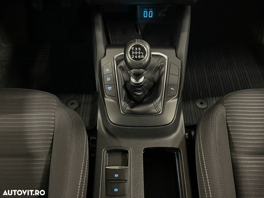 Ford Focus 1.0 EcoBoost MHEV Titanium - 24