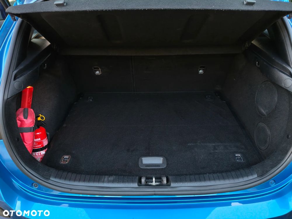 Kia Ceed - 38