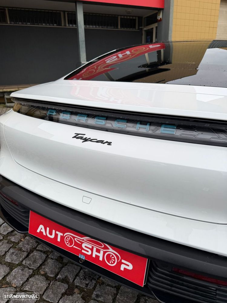 Porsche Taycan - 16