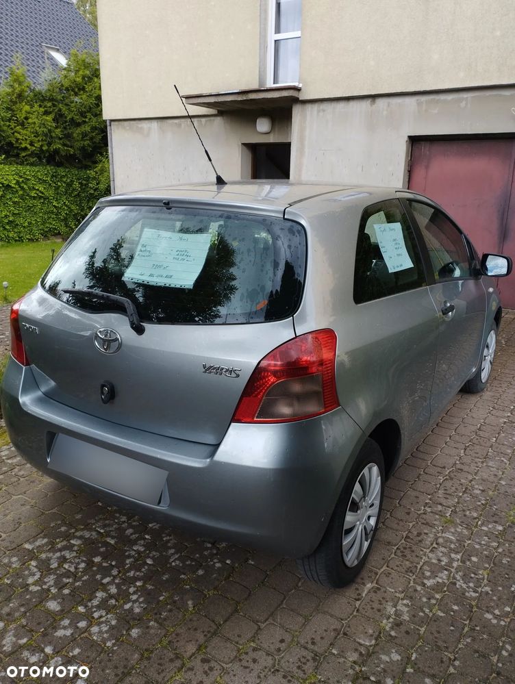 Toyota Yaris 1.0 Terra - 3