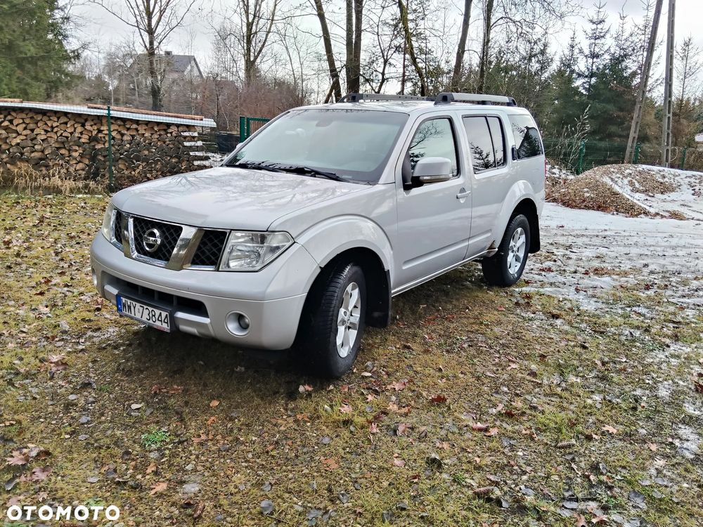Nissan Pathfinder 2.5 D XE - 3