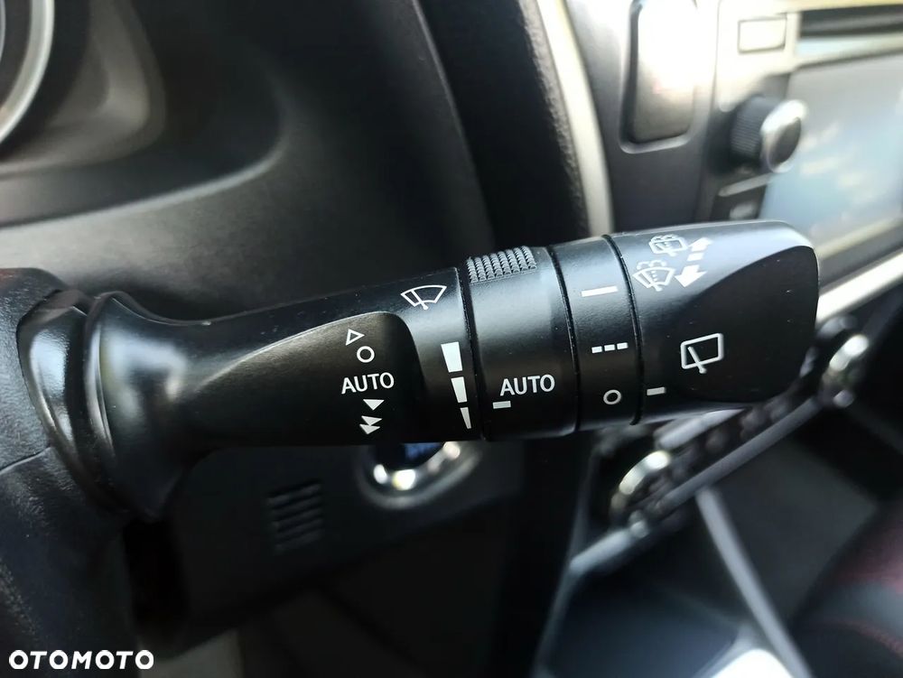 Toyota Auris 2.0 D-4D Touring Sports Executive - 37