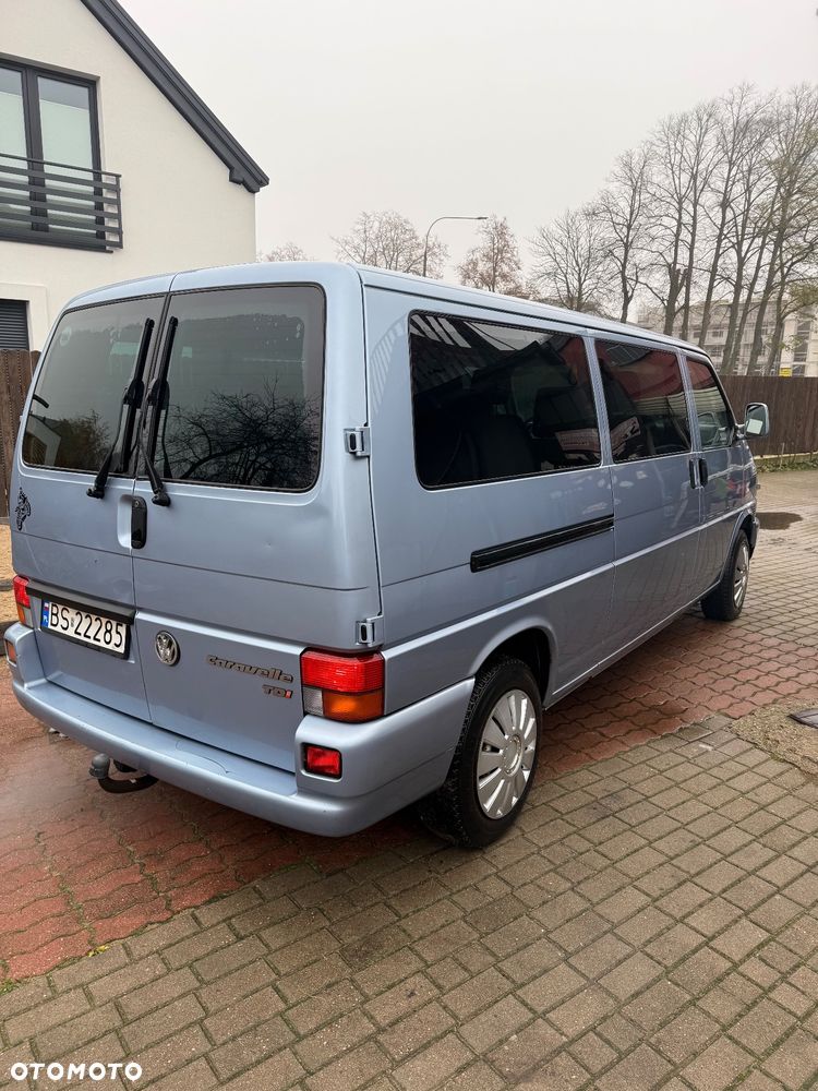 Volkswagen Caravelle - 2