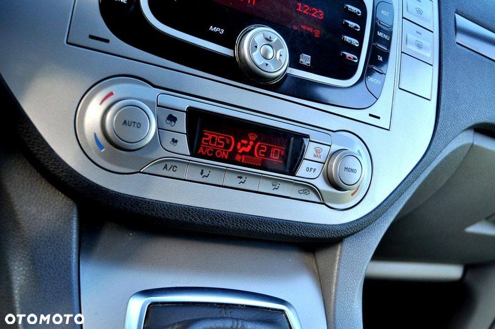 Ford Kuga 2.0 TDCi 2x4 Trend - 18