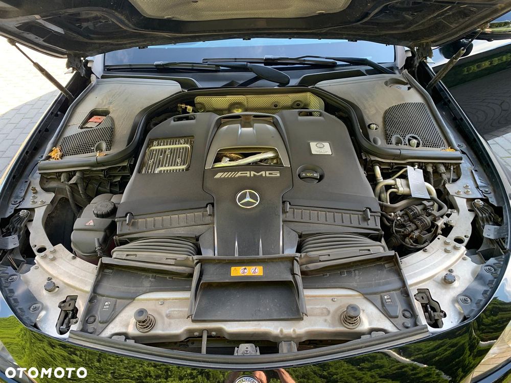 Mercedes-Benz Klasa E AMG 63 S 4Matic+ 9G-TRONIC - 25