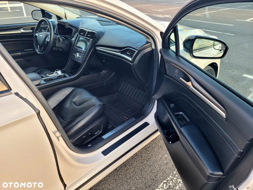 Ford Fusion - 23