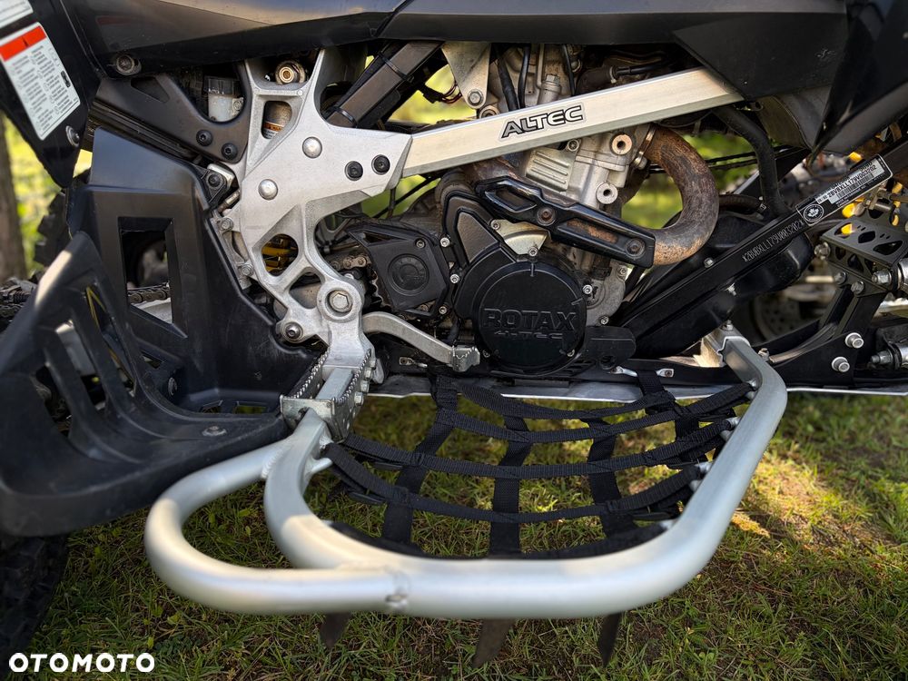 Can-Am DS - 12