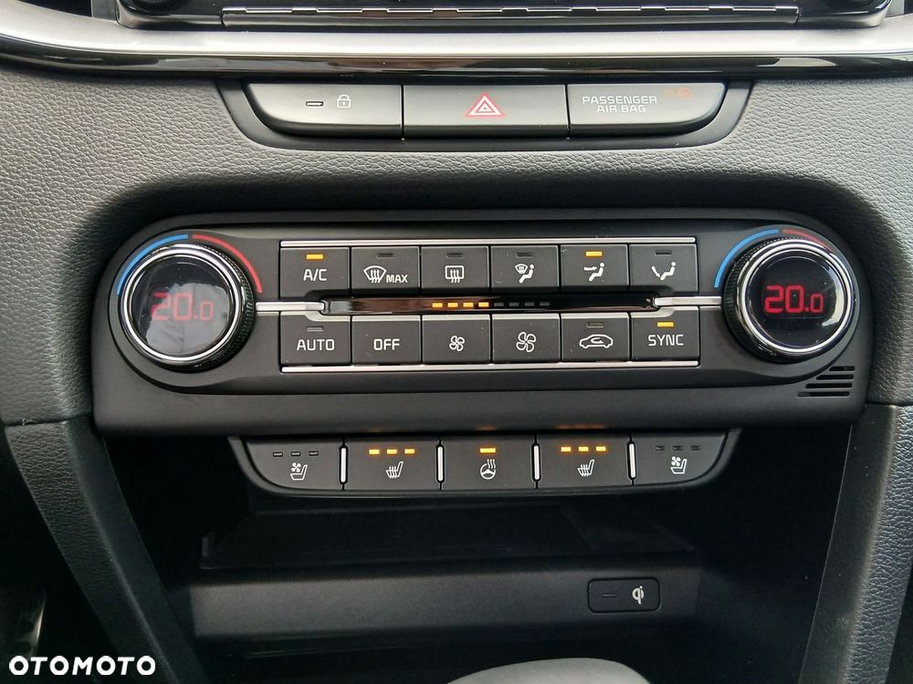 Kia XCeed 1.5 T-GDI Business Line DCT - 32