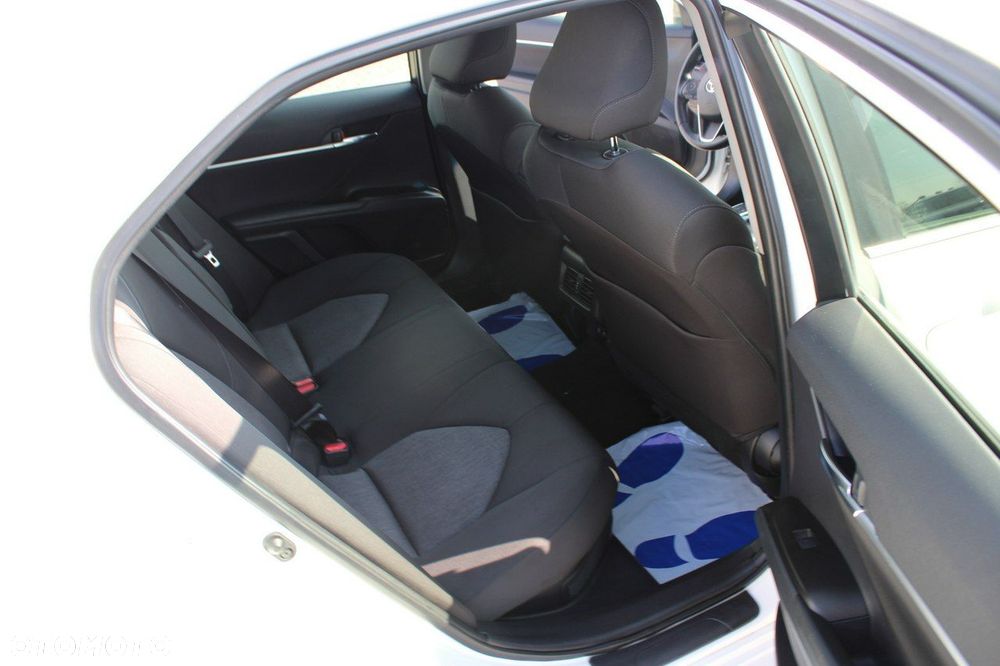 Toyota Camry - 25