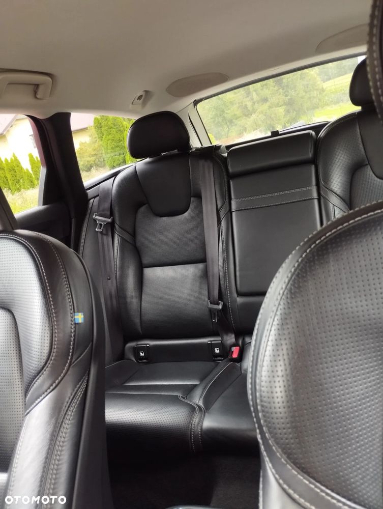 Volvo V90 Cross Country - 24