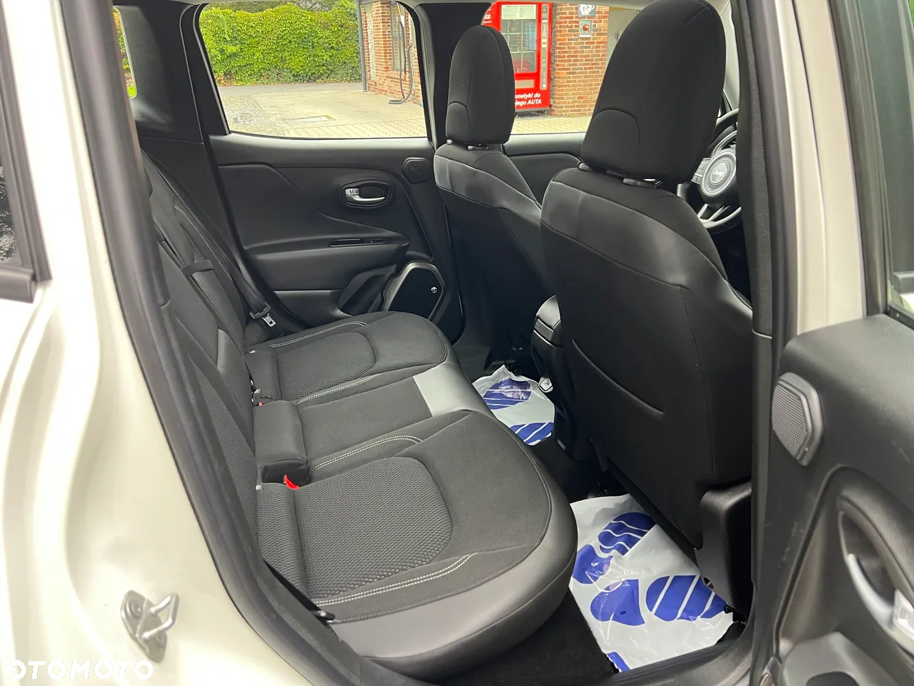 Jeep Renegade - 24