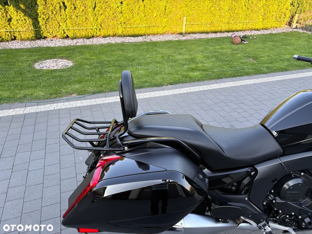 BMW K - 9