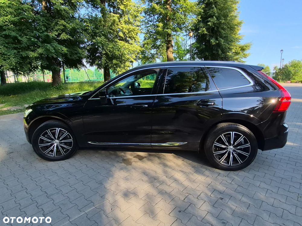 Volvo XC 60 B4 D AWD Momentum Pro - 2