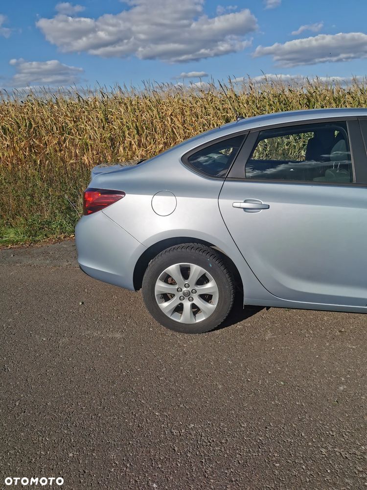 Opel Astra 1.6 Business EU6 - 6