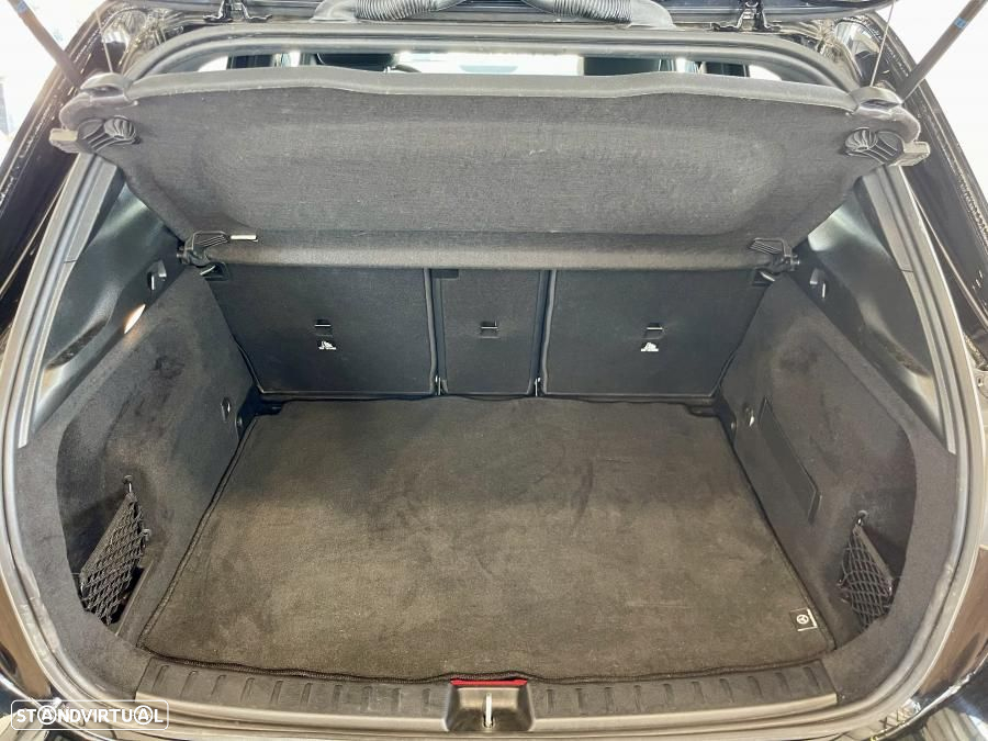 Mercedes-Benz GLA 250 e Progressive - 38
