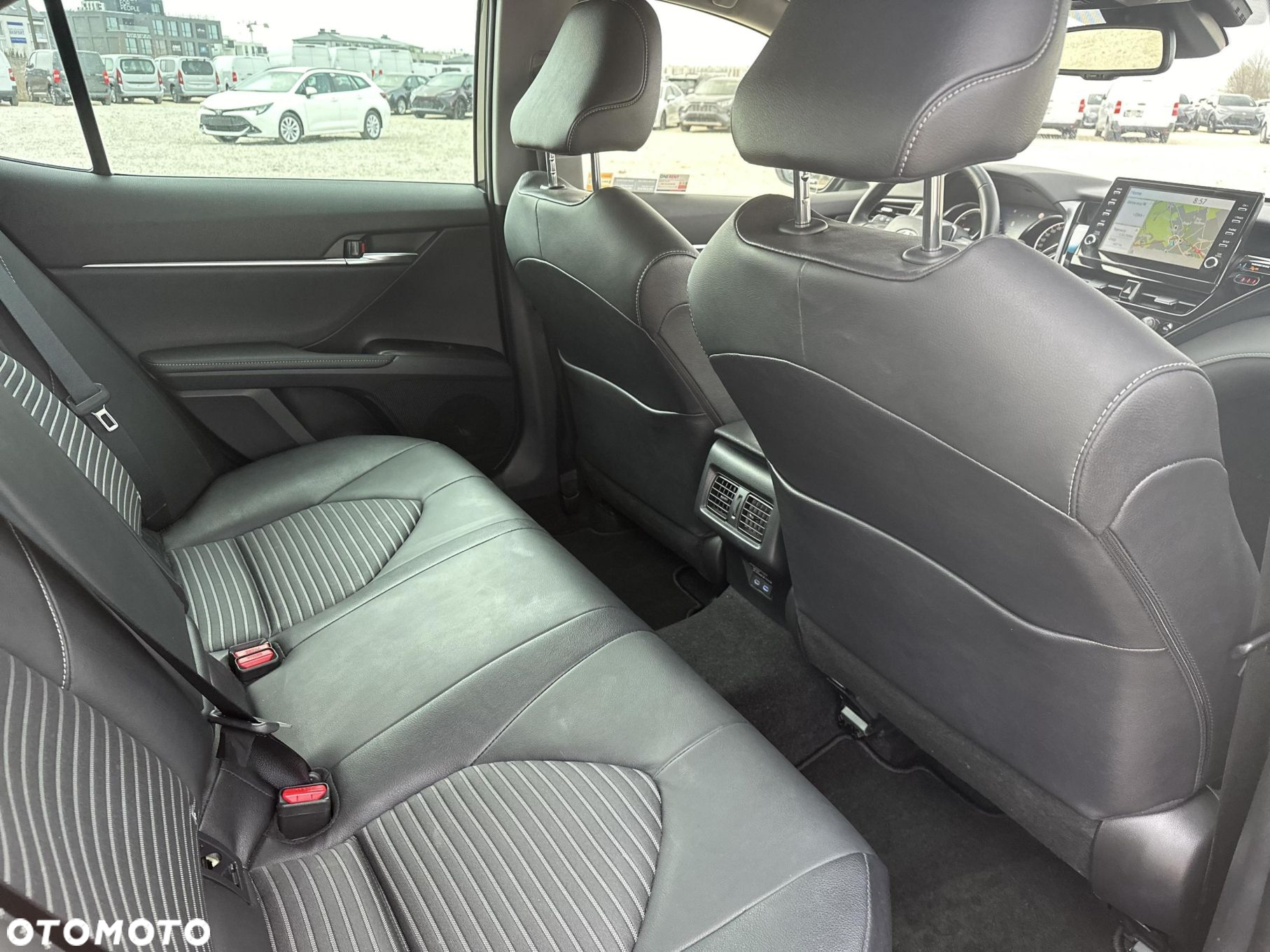 Toyota Camry - 10