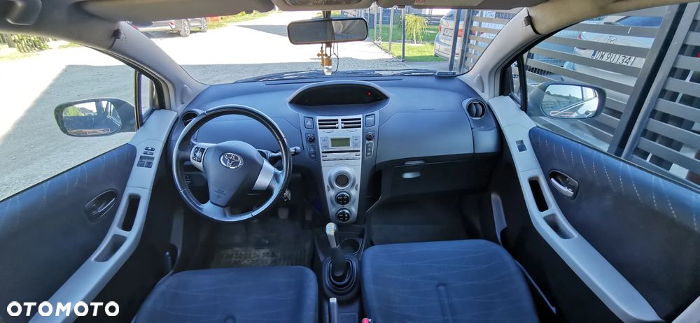 Toyota Yaris 1.3 Luna A/C - 12