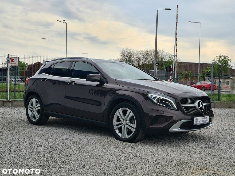 Mercedes-Benz GLA 200 Style - 8