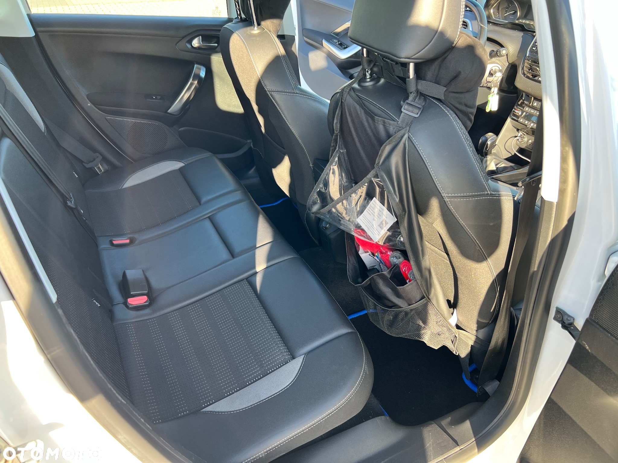 Peugeot 2008 PureTech 110 Stop&Start Allure - 17