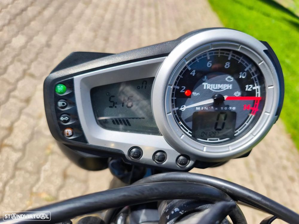 Triumph Street Triple 675 - 5