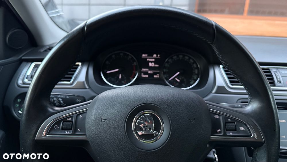Skoda RAPID 1.2 TSI Ambition DSG - 9