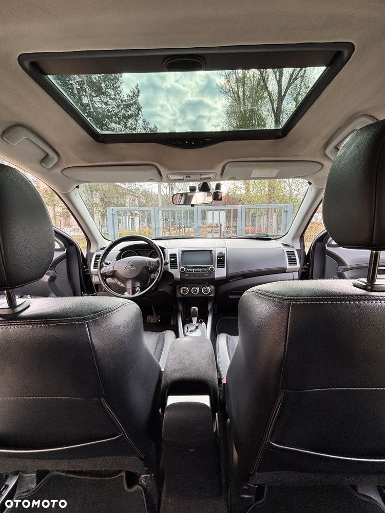 Mitsubishi Outlander 2.0 Intense + 2WD EU5 CVT - 9