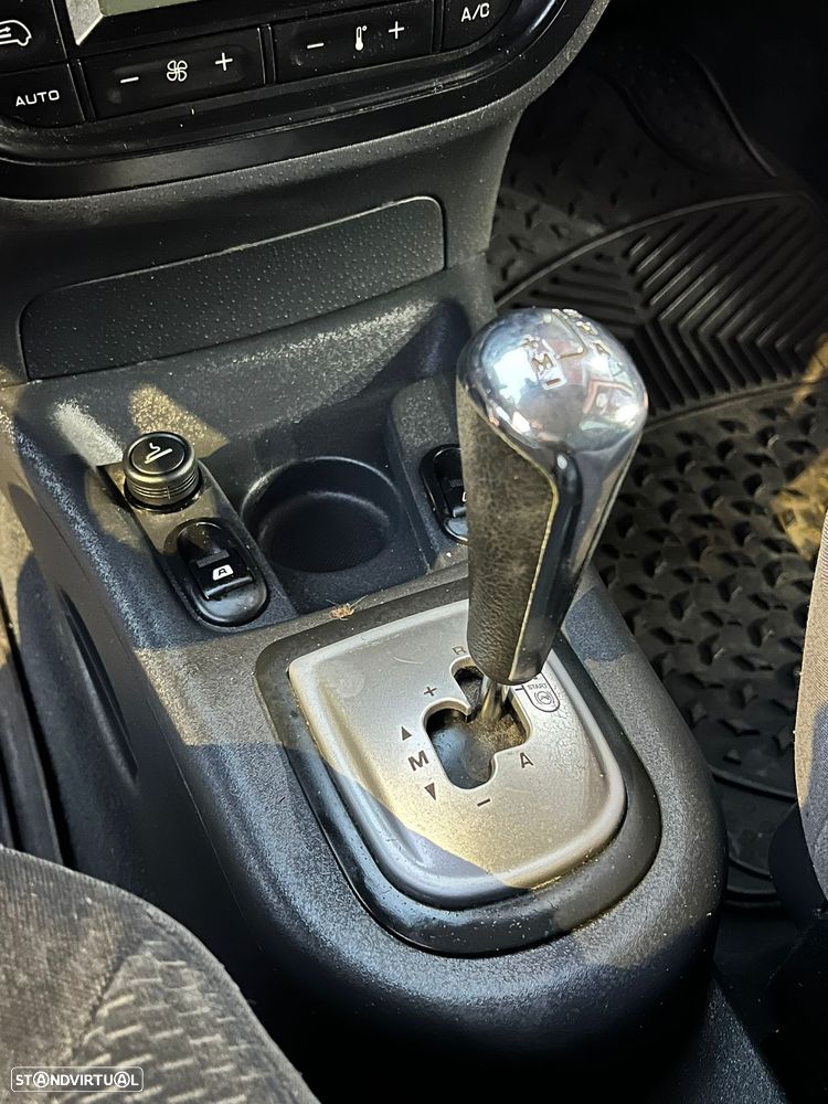 Citroën C3 1.4 HDi Exclusive Sensodrive - 4