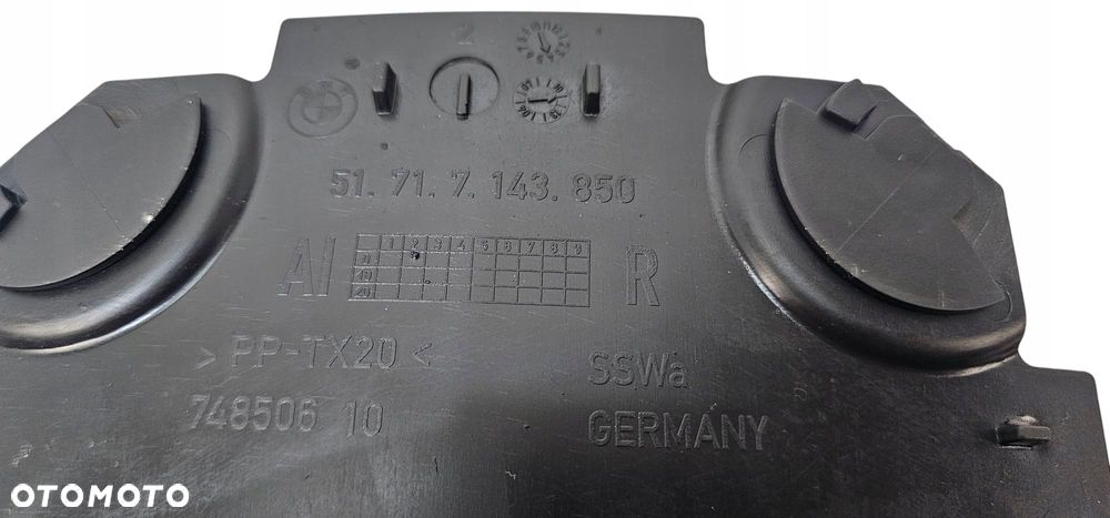 Bmw E82 E88 E90 Pokrywka Do Wymiany Żarówki Zaślepka Nadkola Prawa 7143850 - 9