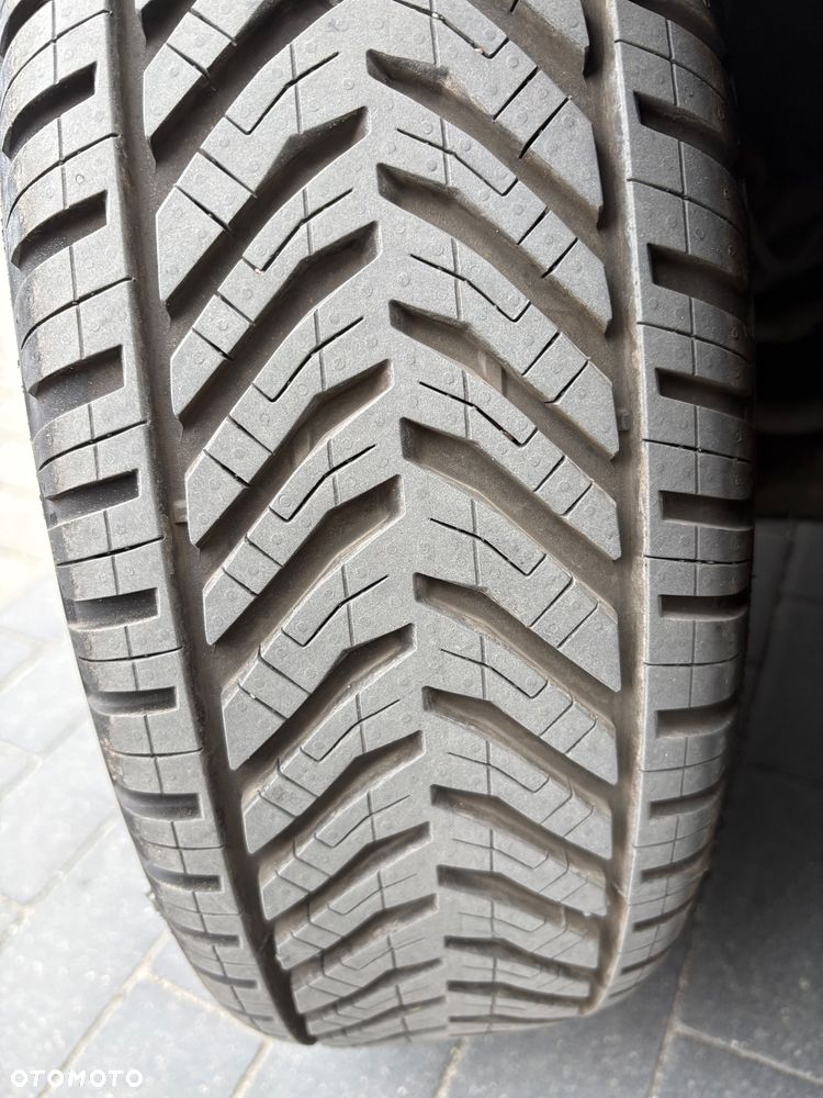 Volkswagen Polo 1.6 TDI SCR Highline - 11