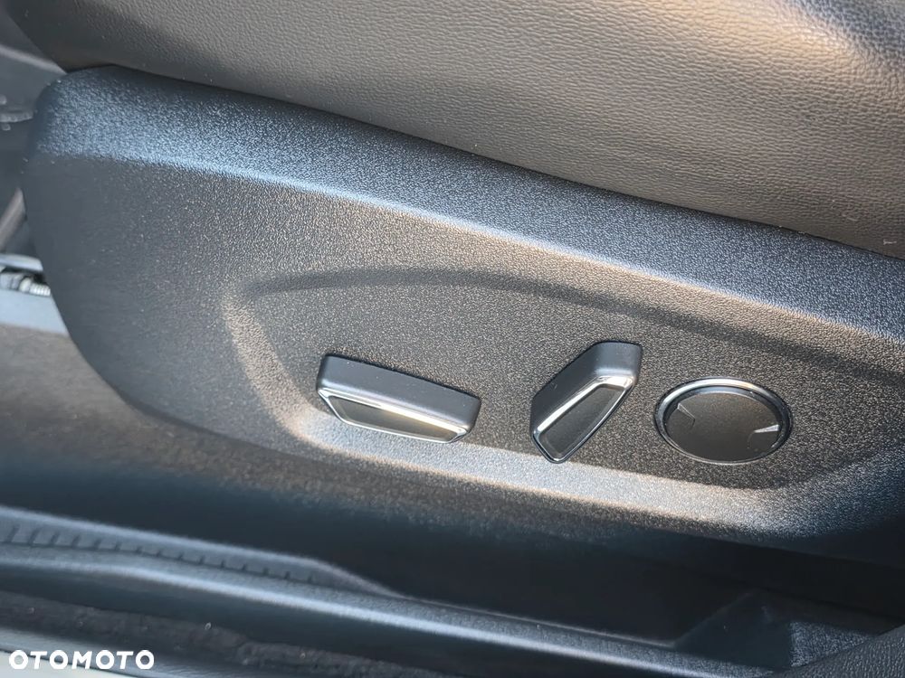 Ford S-Max 2.0 EcoBlue Twin-Turbo ST-Line - 31