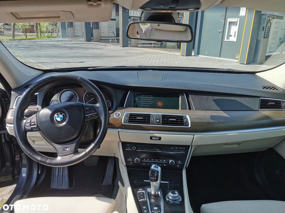 BMW Seria 5 535i Touring Luxury Line - 13