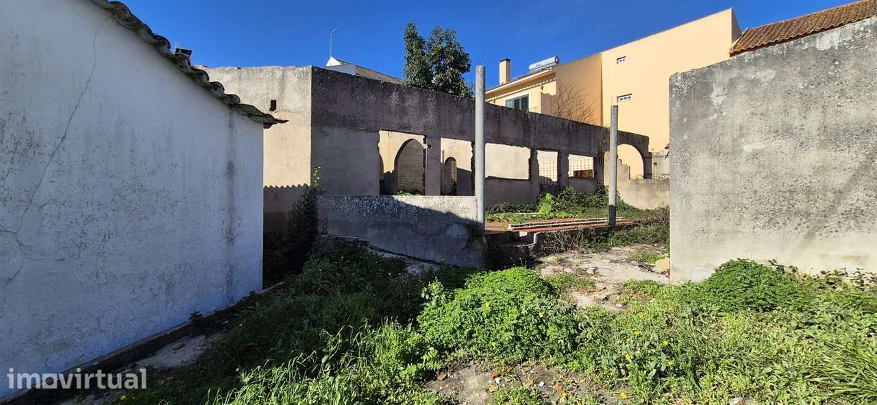Lote de terreno 326m² na Vermelha, Cadaval