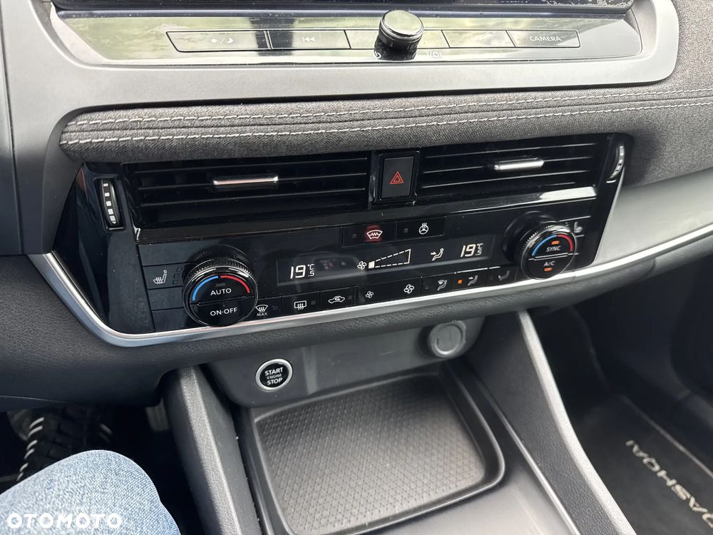 Nissan Qashqai 1.3 DIG-T MHEV Acenta Xtronic - 20