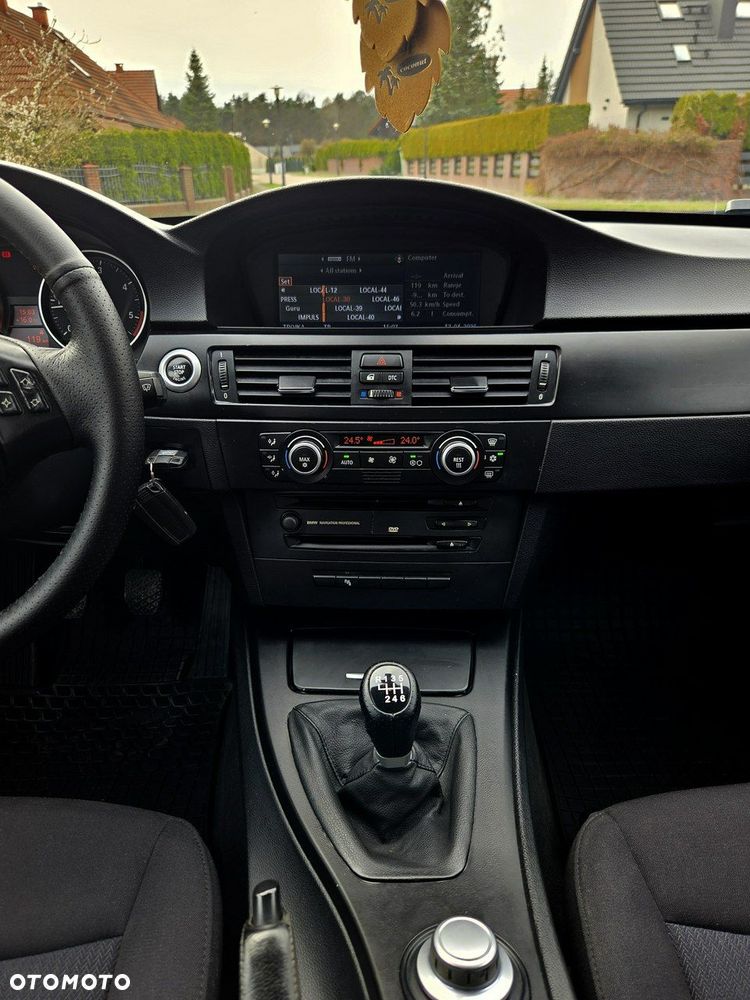 BMW Seria 3 318d - 19