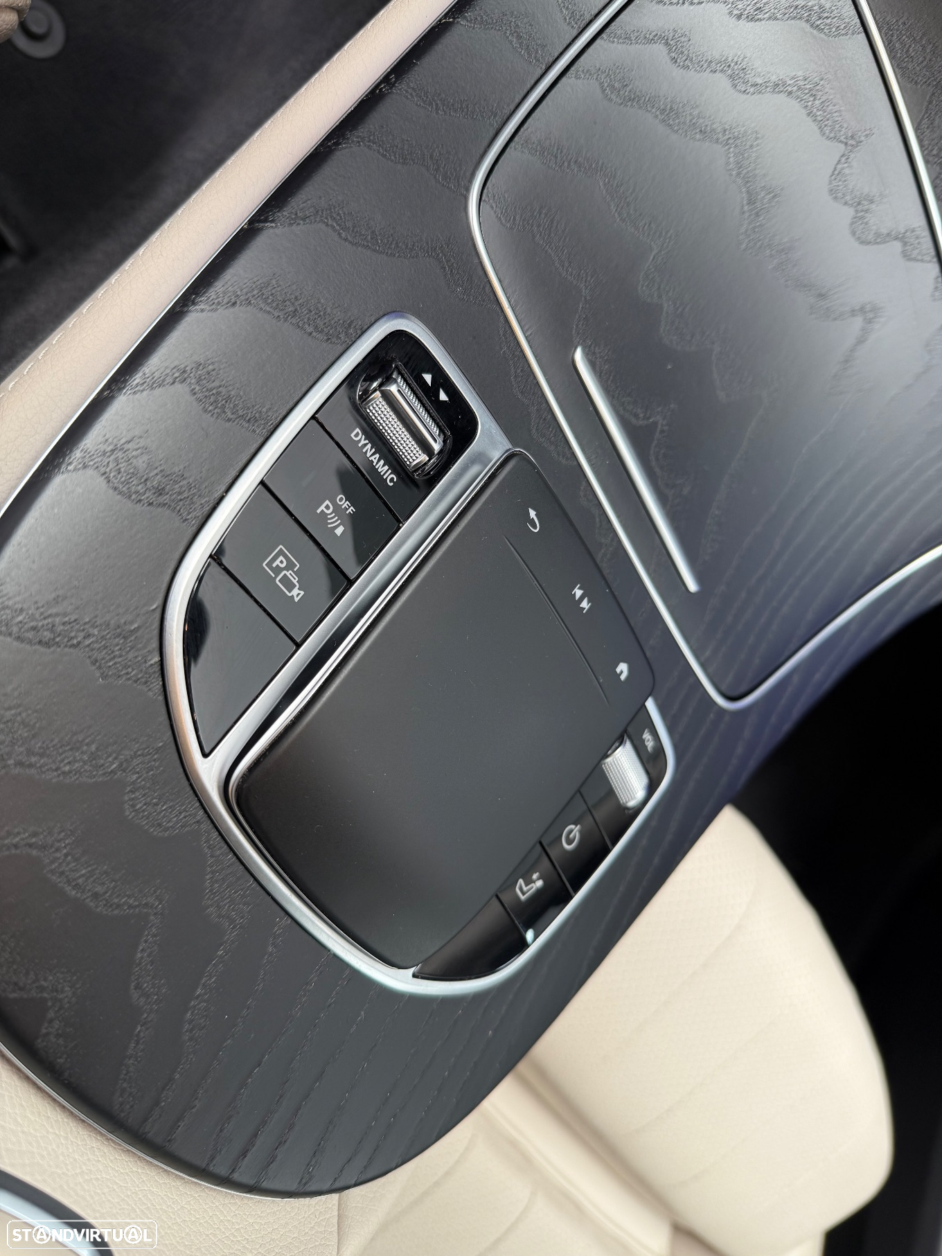 Mercedes-Benz E 300 de Avantgarde - 19
