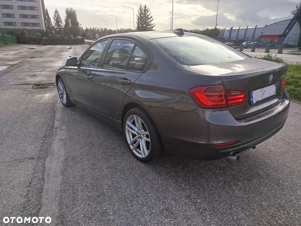 BMW Seria 3 318d - 6