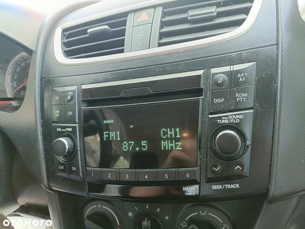 SUZUKI SWIFT V MK7 10-17 2010 r. radioodtwarzacz radioodbiornik radio  * - 3
