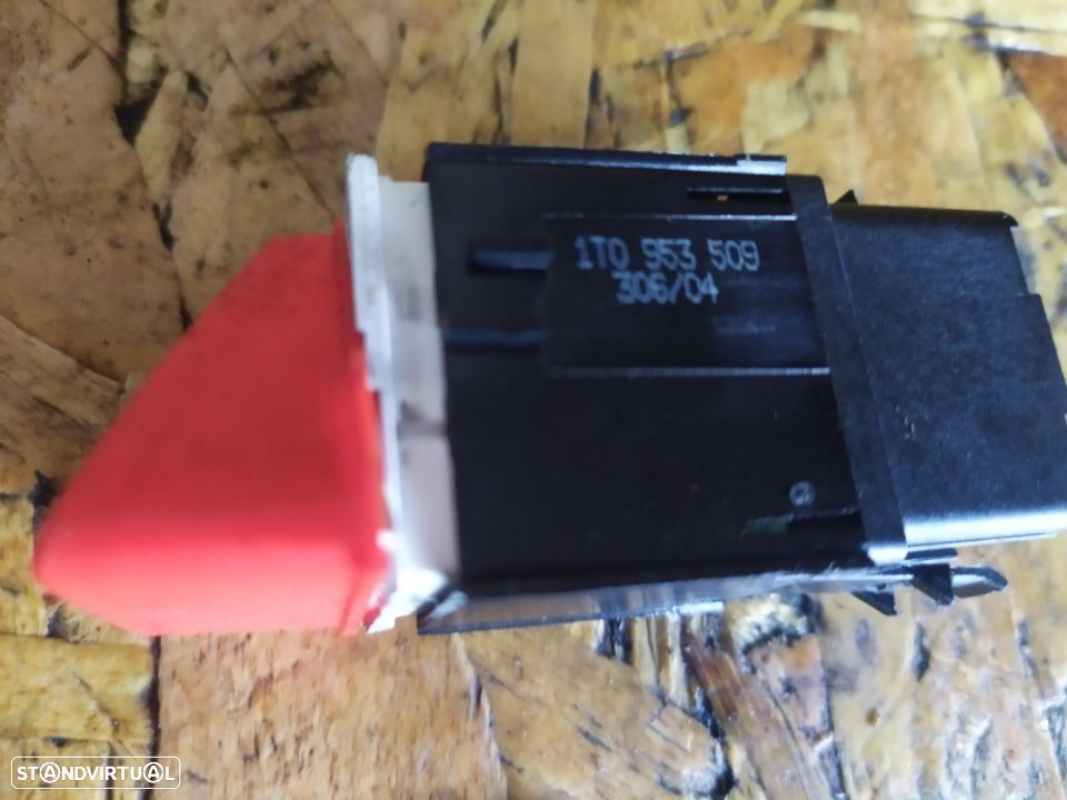 BOTÃO 4 PISCAS VOLKSWAGEN TOURAN / CADDY III - 1