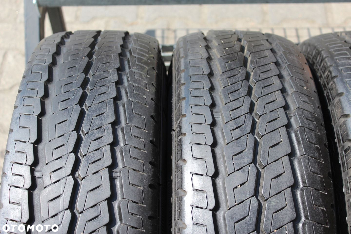 4x 225/75R16CP CONTINENTAL VANCO CAMPER 116R 17r - 2