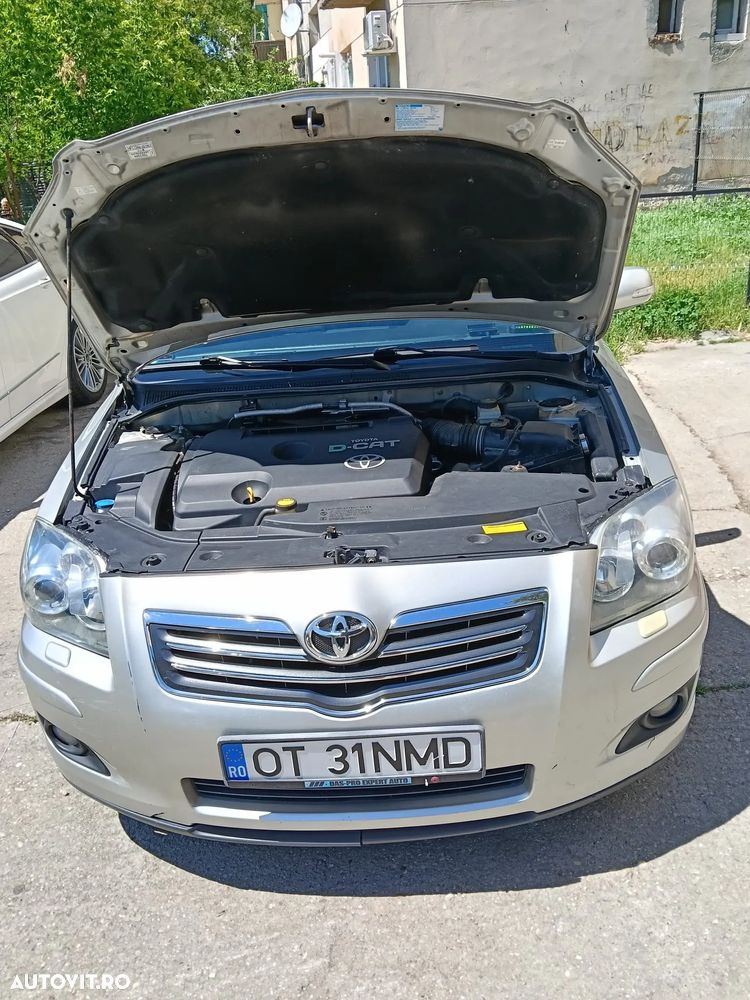 Toyota Avensis 2.2 D-CAT Executive - 1