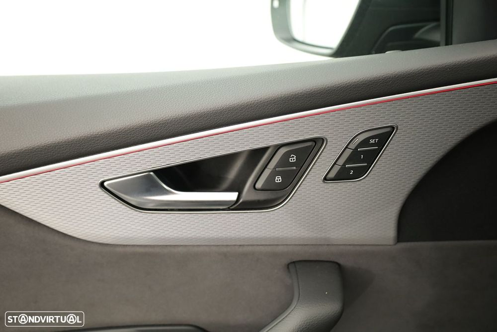 Audi Q8 55 TFSIe quattro Tiptronic - 23