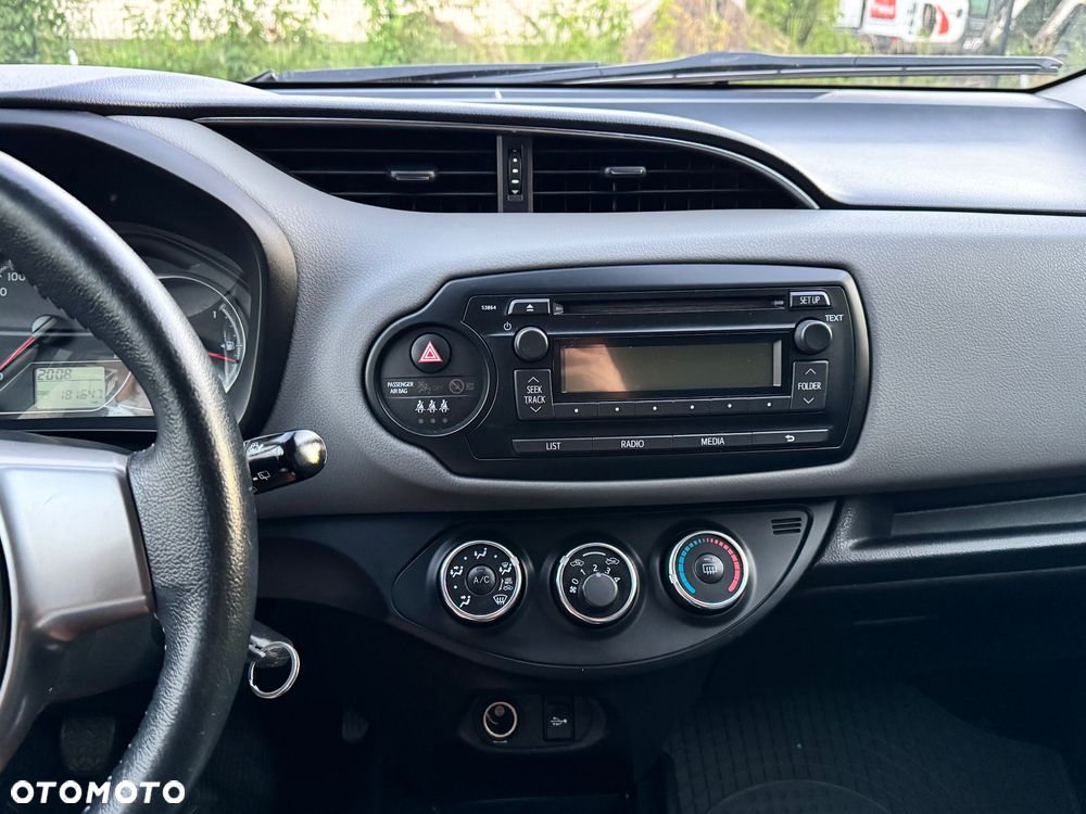 Toyota Yaris 1.0 Sol - 10