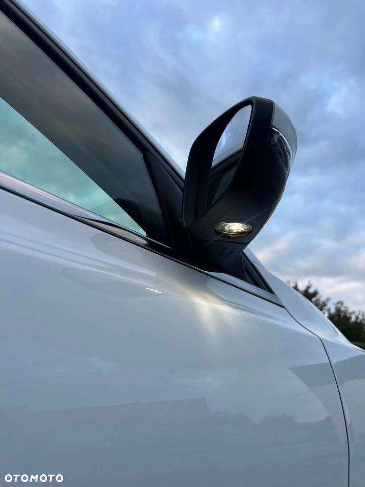 Ford Focus Turnier 2.0 EcoBlue Start-Stopp-System TITANIUM - 18