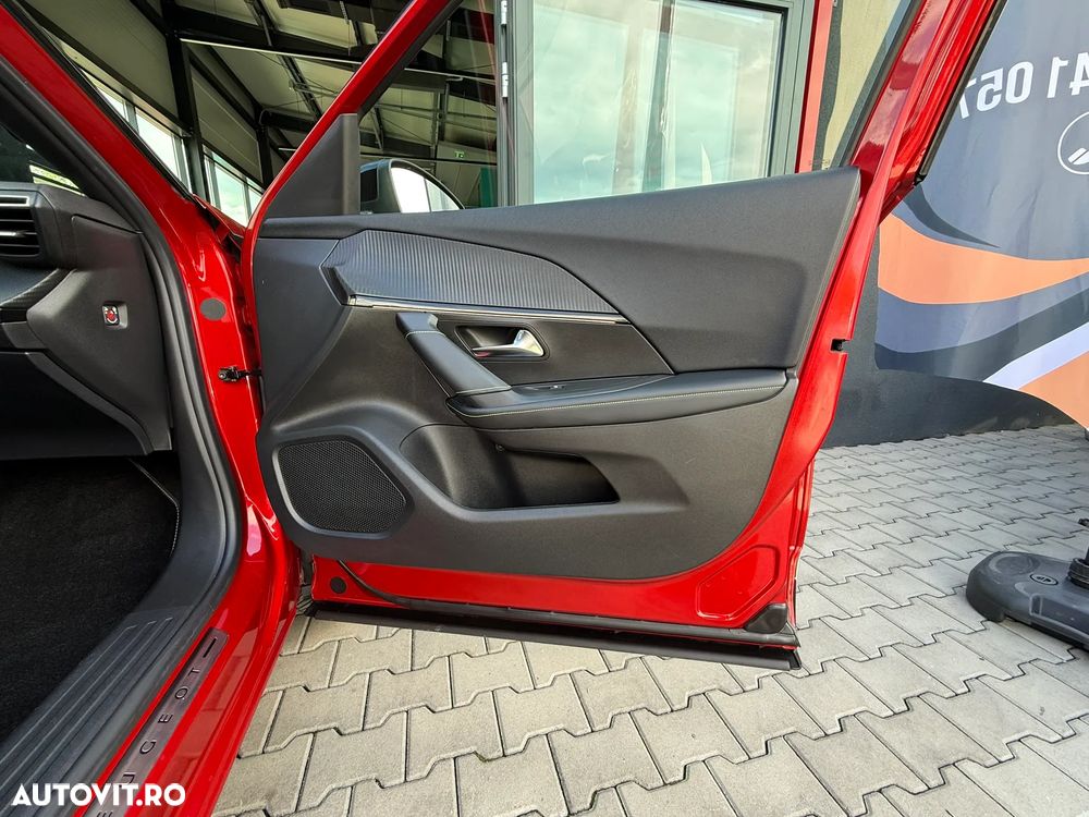 Peugeot 2008 PureTech 155 EAT8 GT - 23