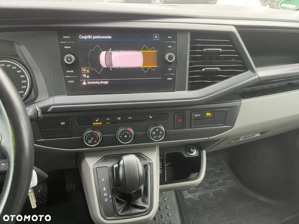 Volkswagen Caravelle - 12