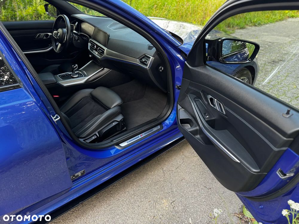BMW Seria 3 318d M Sport - 29