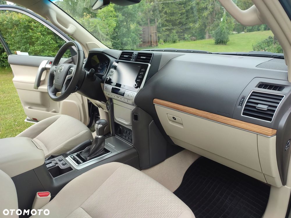 Toyota Land Cruiser LC 2.8 D-4D Prestige - 21